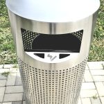 Coș de gunoi cu scrumieră Pivot ’70, inox periat premium, anti-vandalism, 75L