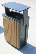 Coș de gunoi urban ATLAS 70 din oțel galvanizat cu finisaj lemn PS – capacitate 70 L - imagine 11