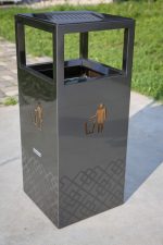 Coș de gunoi cu scrumieră BRAVIO 123, gri carbon, anti-vandalism, 80L - imagine 4